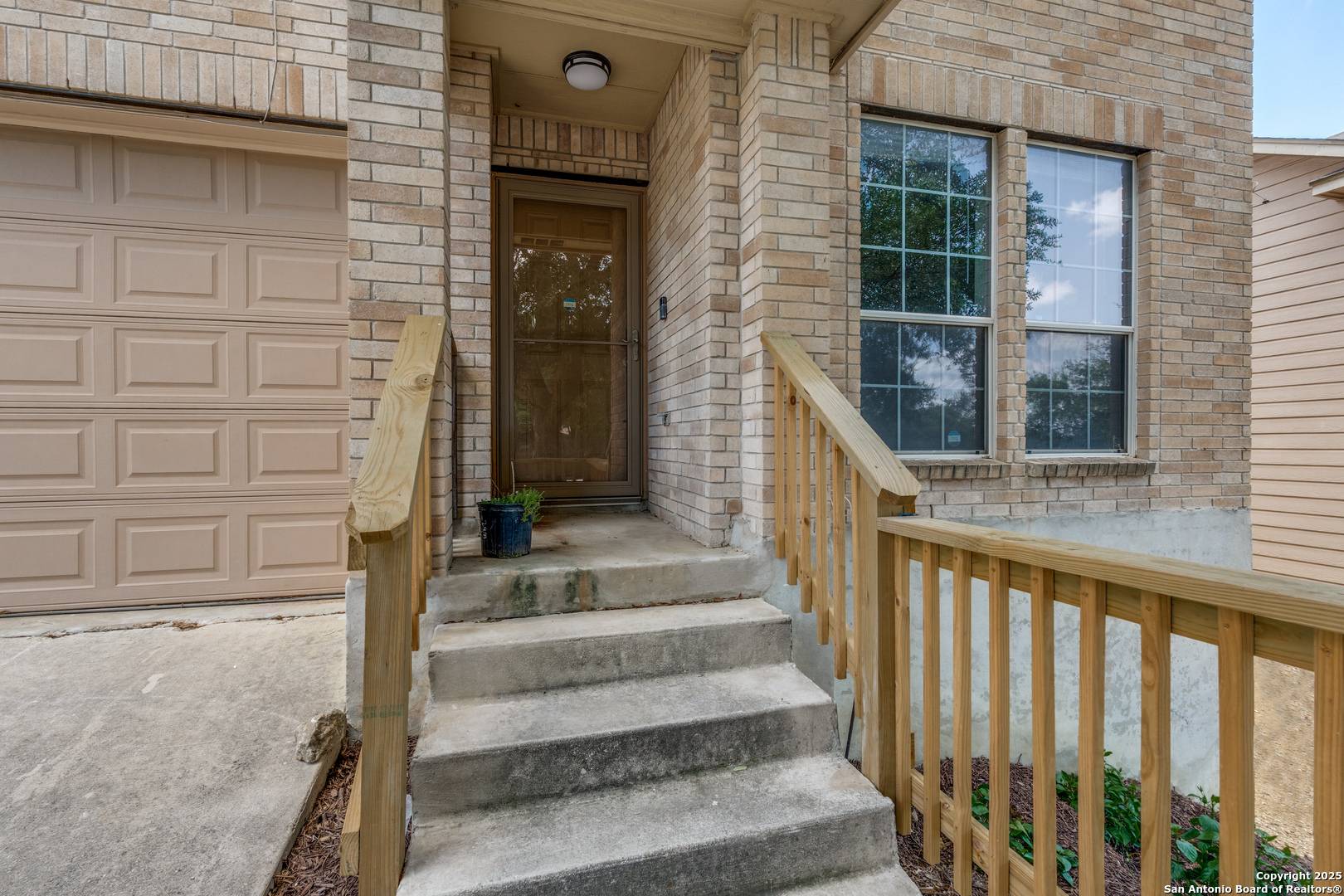 San Antonio, TX 78233,6719 Loma Corona