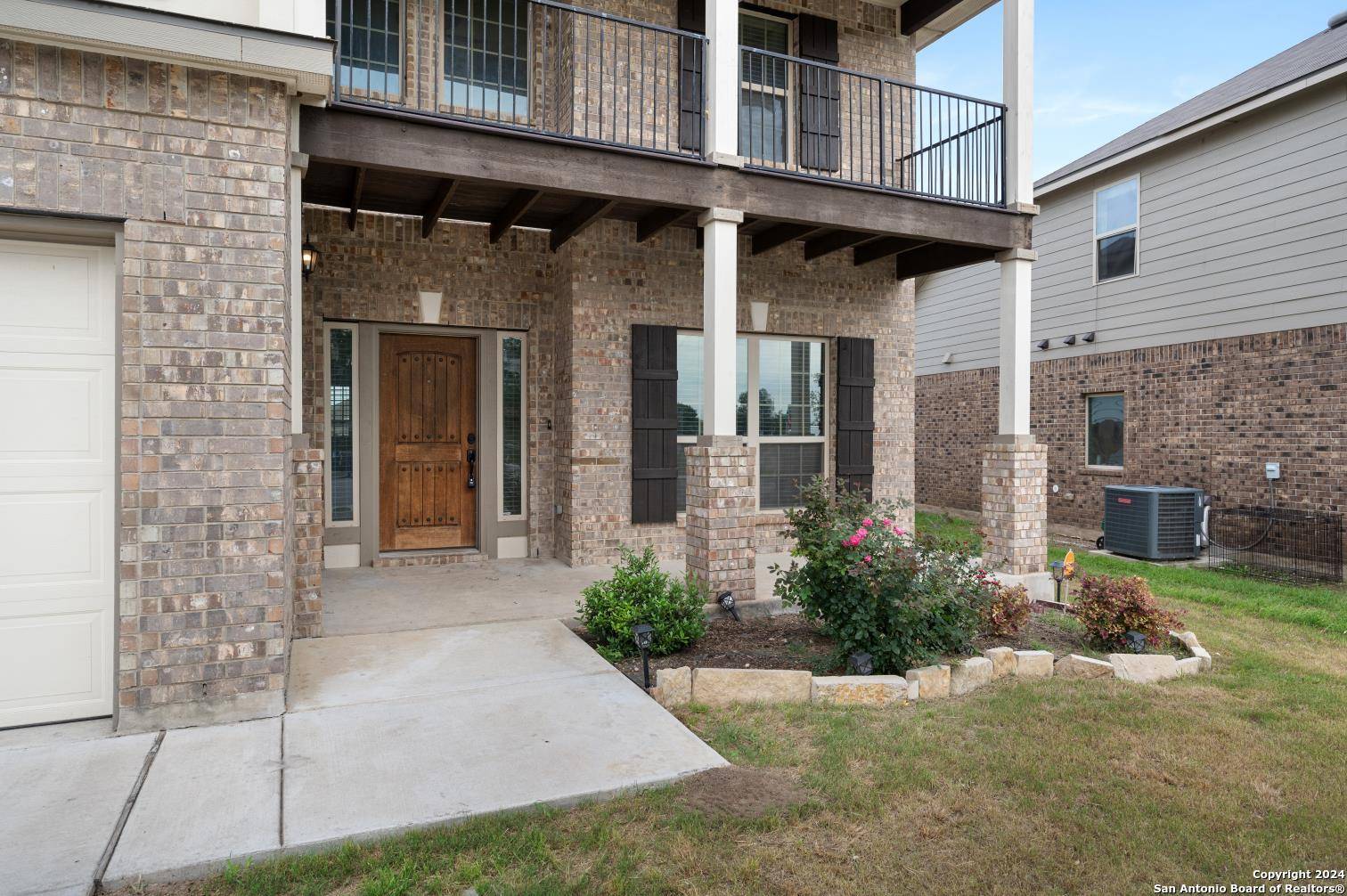 New Braunfels, TX 78130,810 low cloud