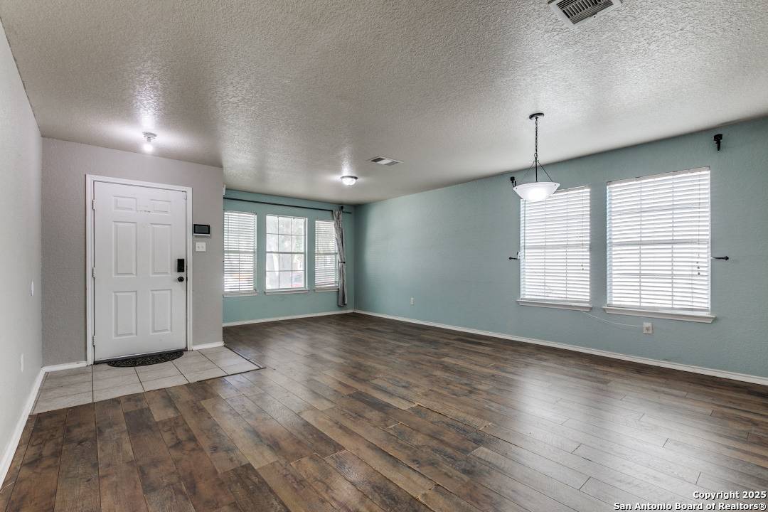 San Antonio, TX 78223,5011 Terrace Wood