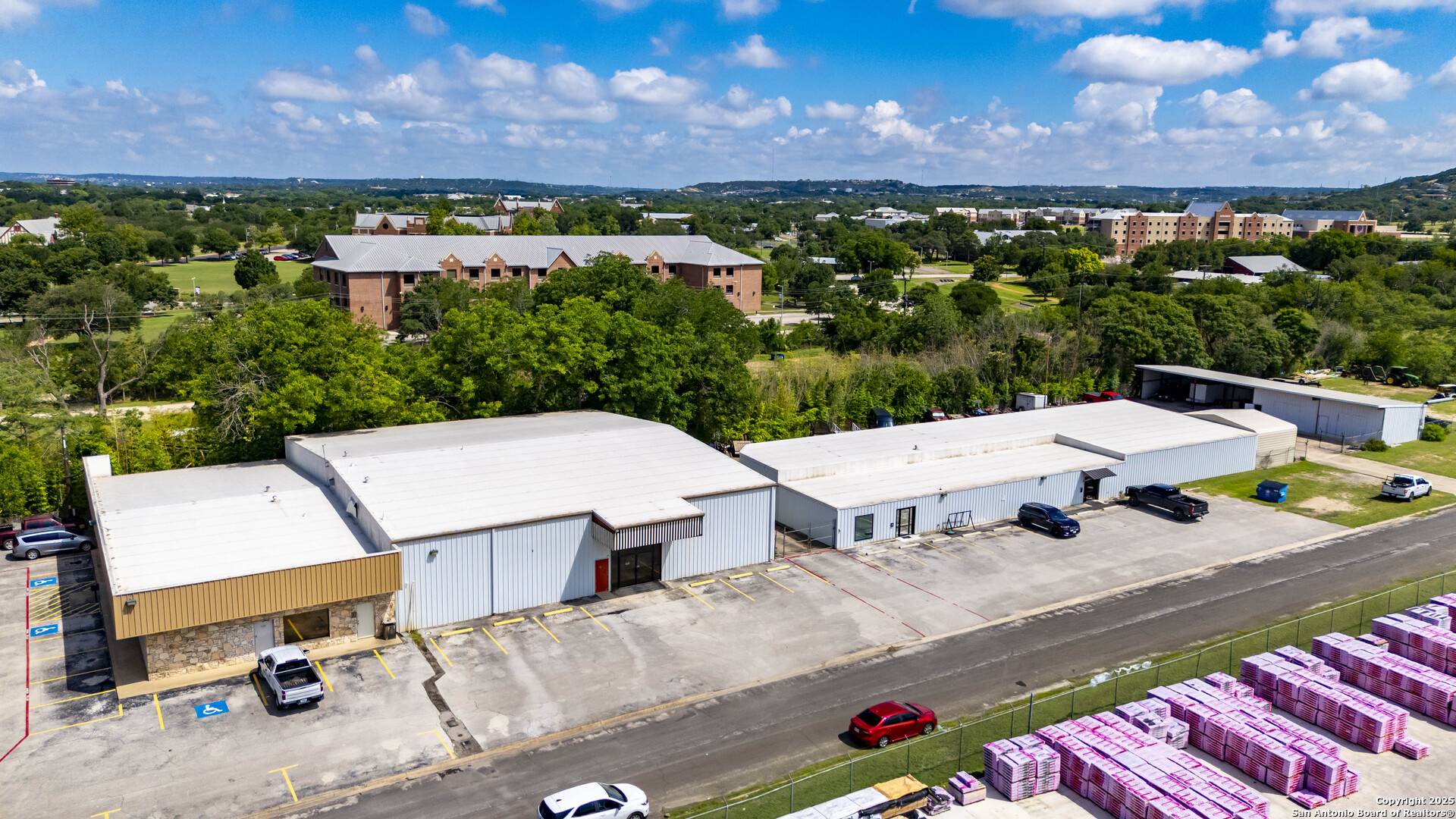 Kerrville, TX 78028,2104 Memorial Blvd.