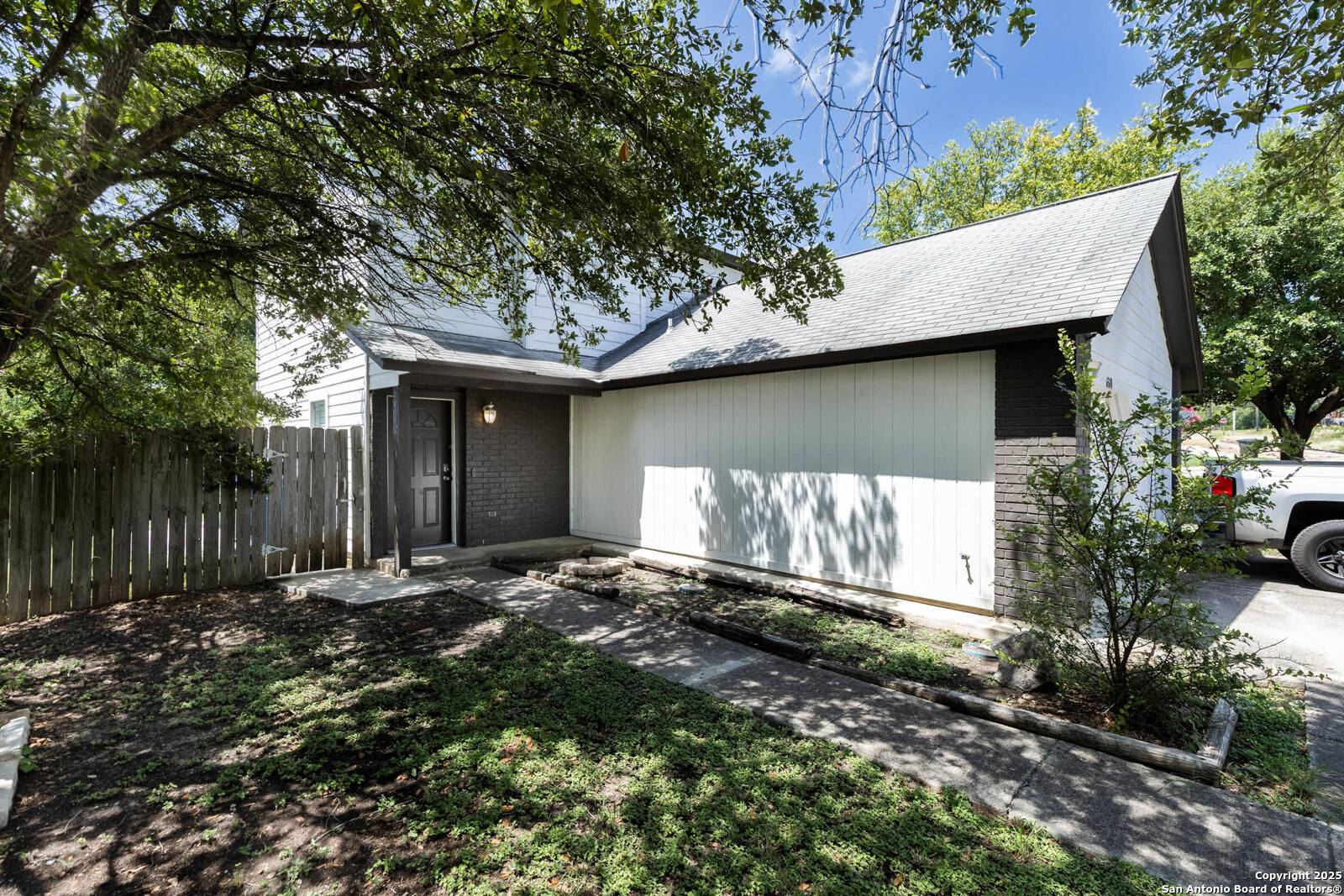 San Antonio, TX 78233,6306 Worchester Wood