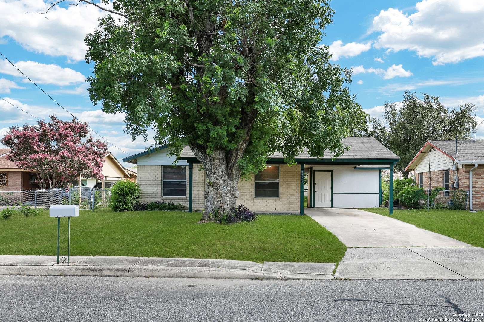 San Antonio, TX 78237-2432,4806 LUZ AVE