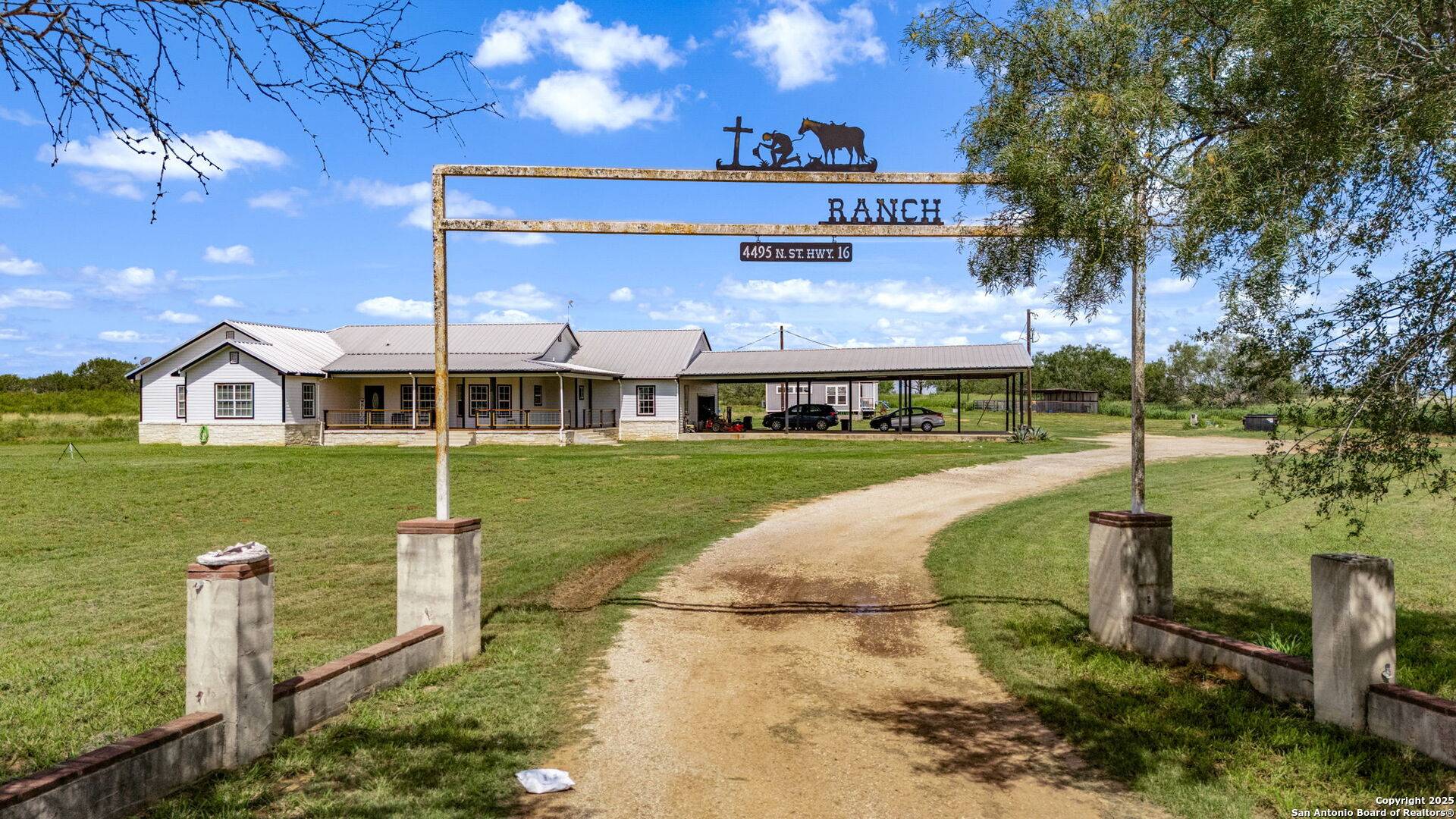 Jourdanton, TX 78026,4495 Sh 16