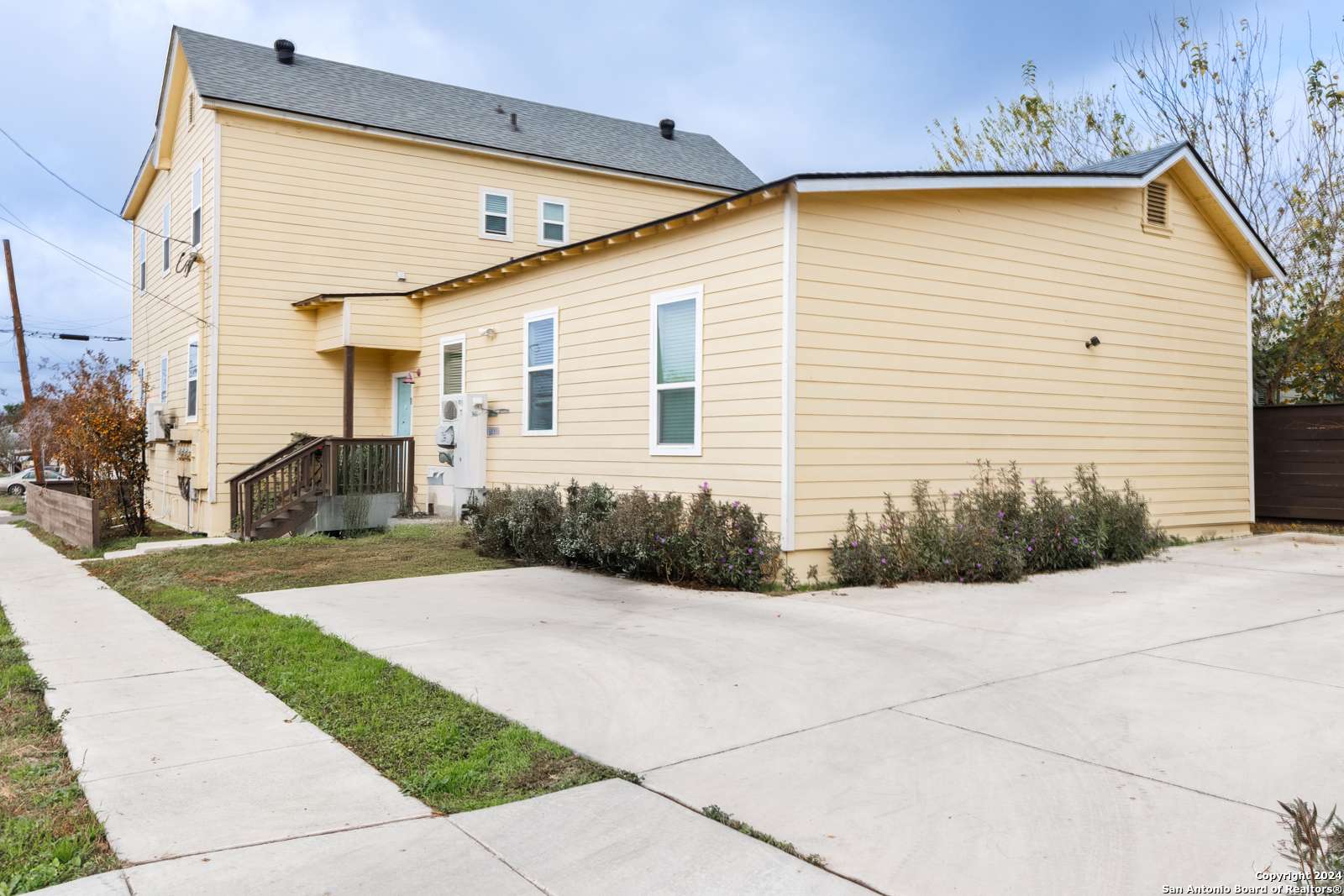San Antonio, TX 78203,432 S Olive