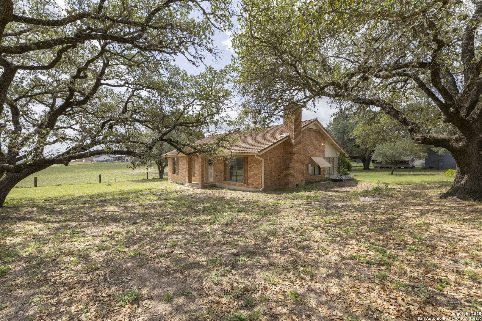 Adkins, TX 78101,138 Big Oak