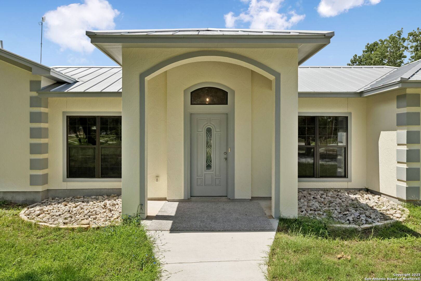Natalia, TX 78059,205 COUNTY ROAD 6865
