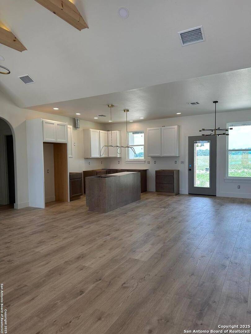 La Vernia, TX 78121,129 merion