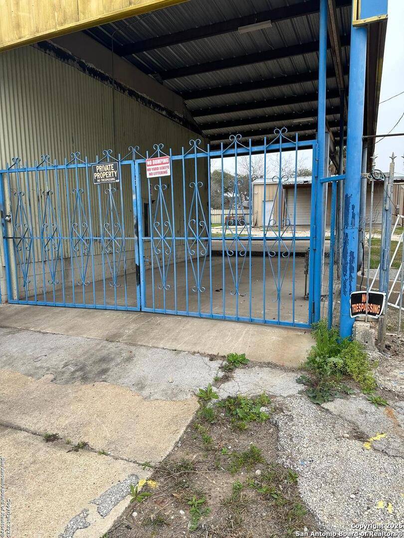 Devine, TX 78016,710 Teel