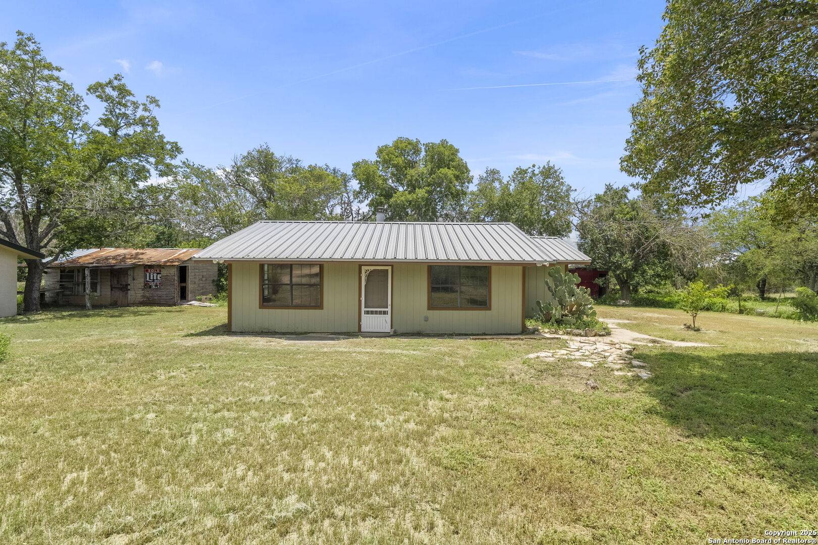 Bandera, TX 78003,434 Spur Dr