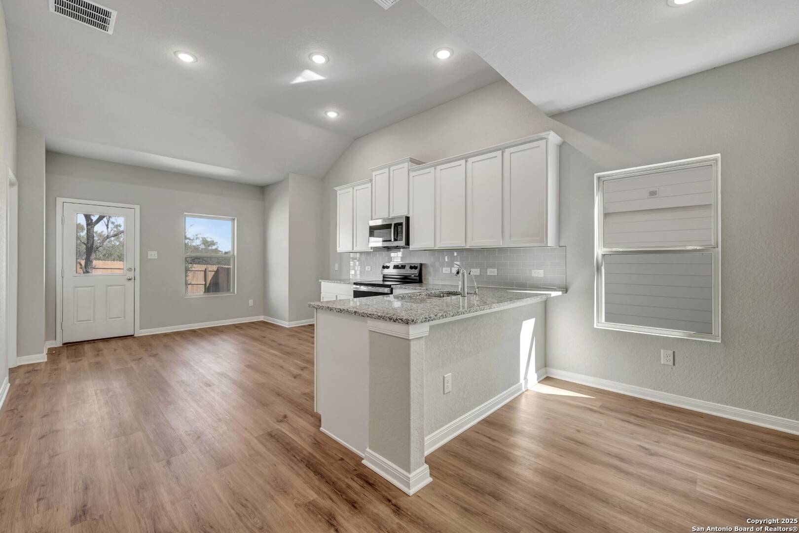 Converse, TX 78109,10407 White Hart Lane