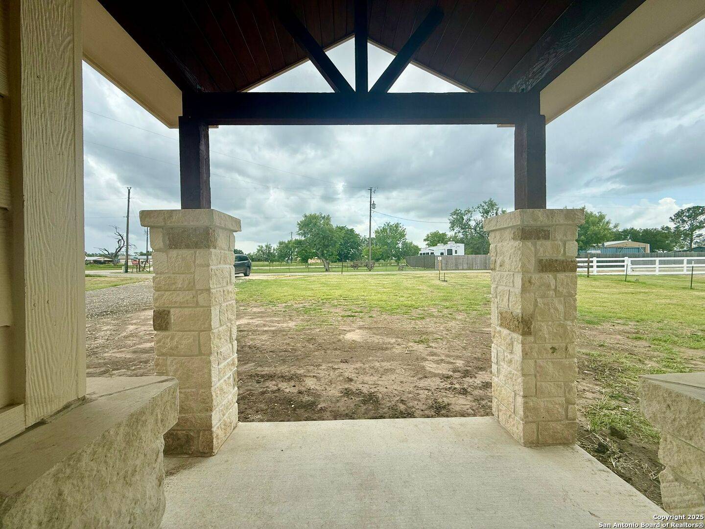 Natalia, TX 78059,1075 County Road