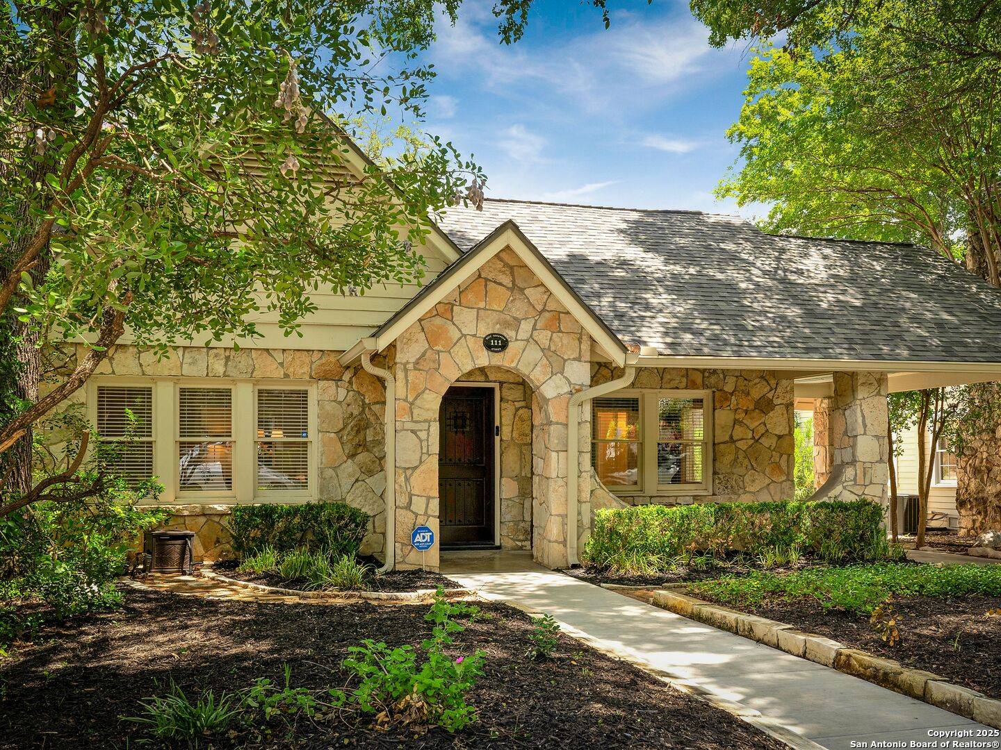 San Antonio, TX 78212,111 Rosewood
