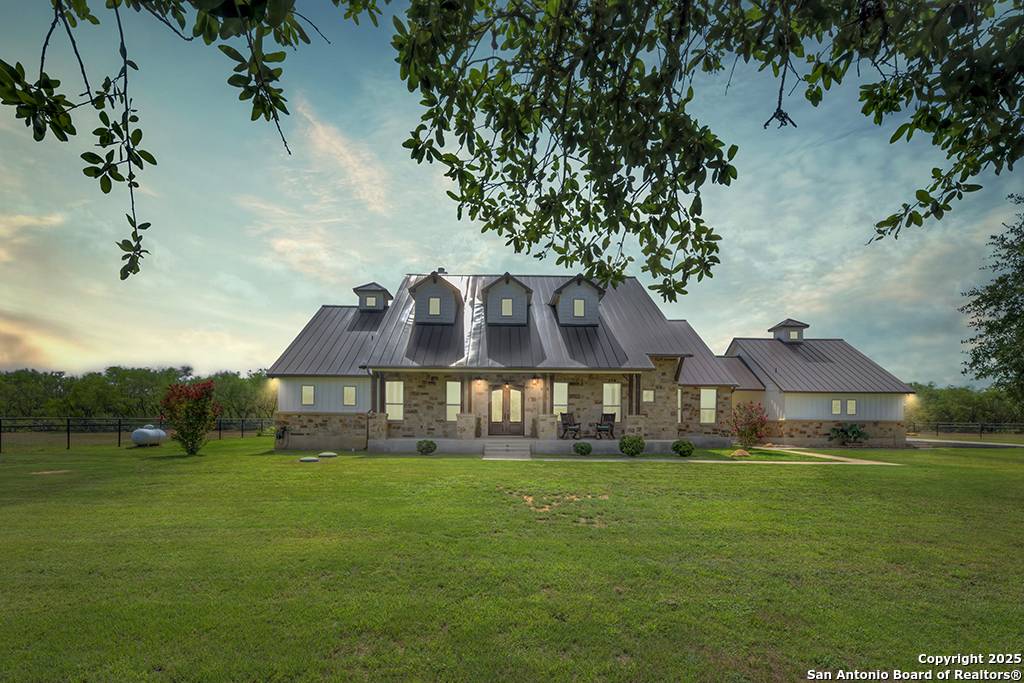 Von Ormy, TX 78073,21151 Hickman