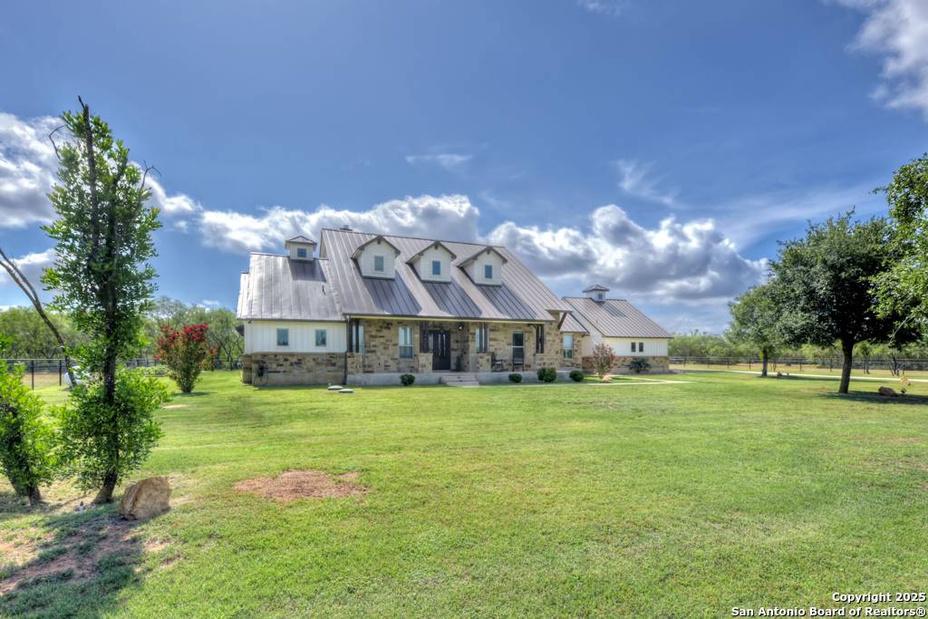 Von Ormy, TX 78073,21151 Hickman