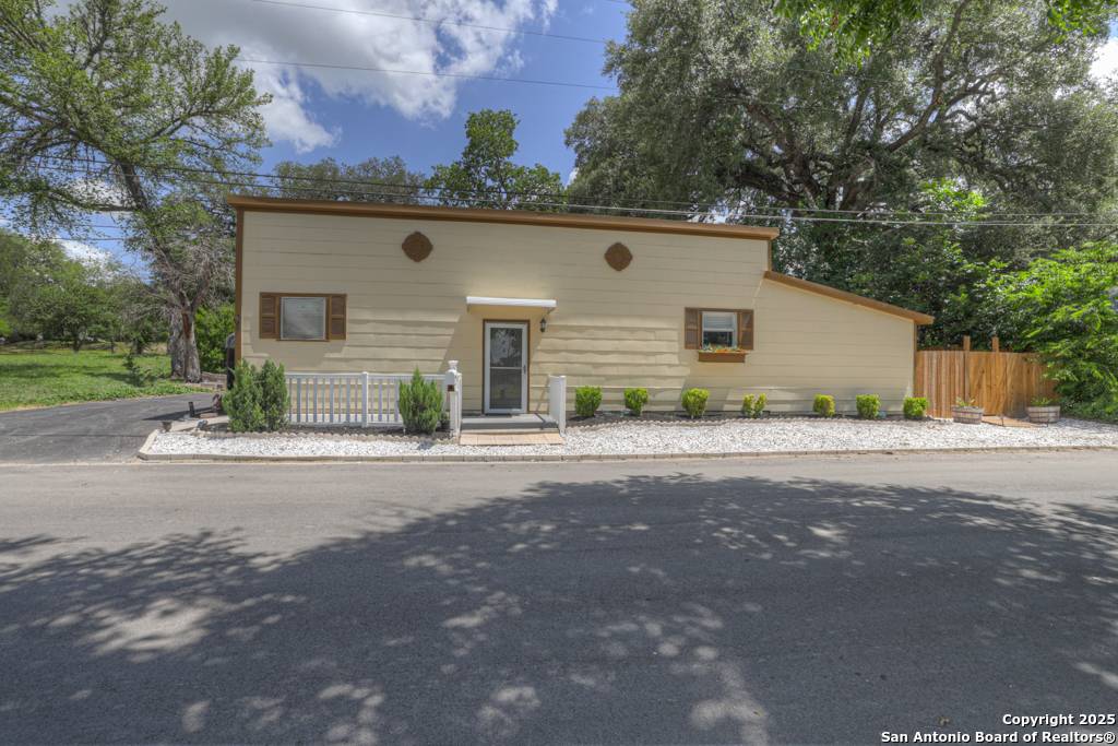 Seguin, TX 78155,332 Klein