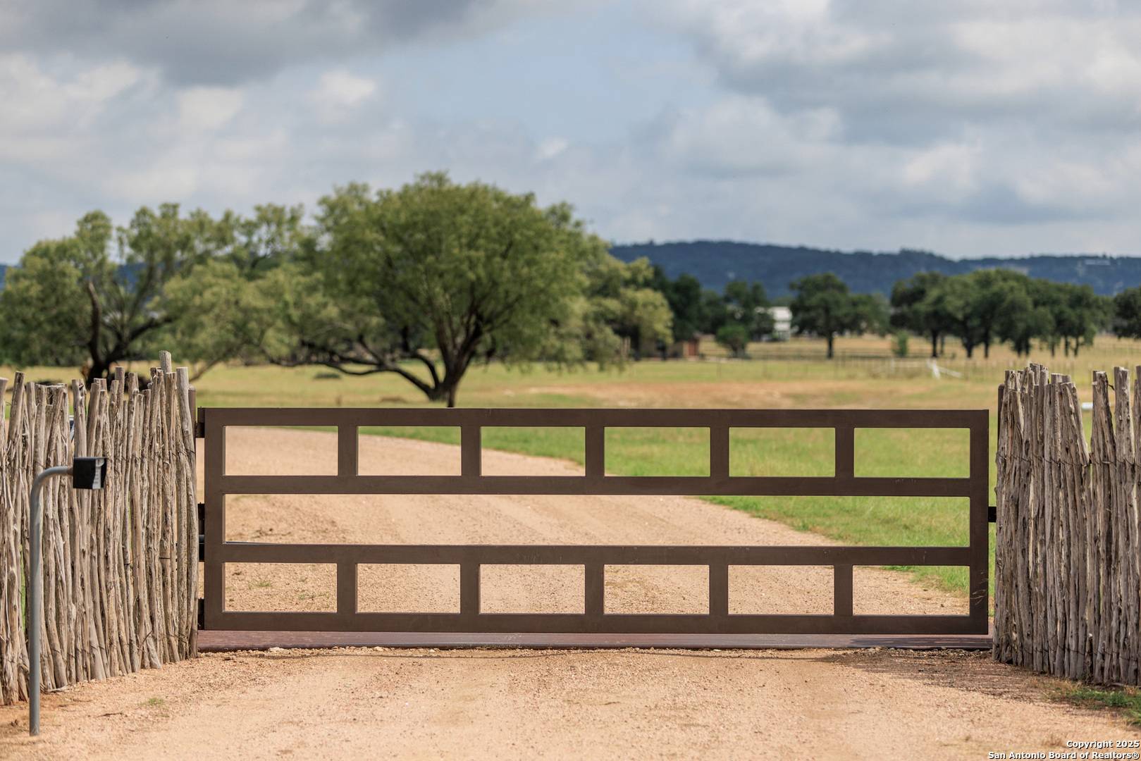 Fredericksburg, TX 78624,5686 Ranch Rd 1631