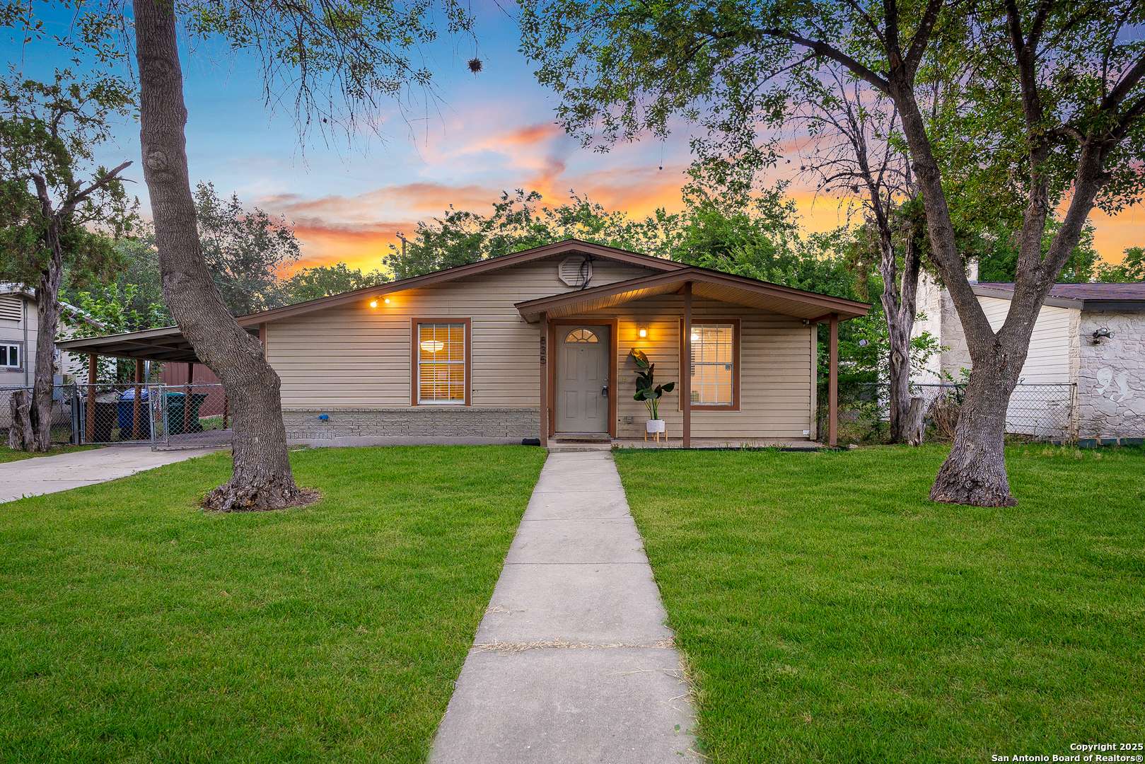 San Antonio, TX 78221,835 Deely