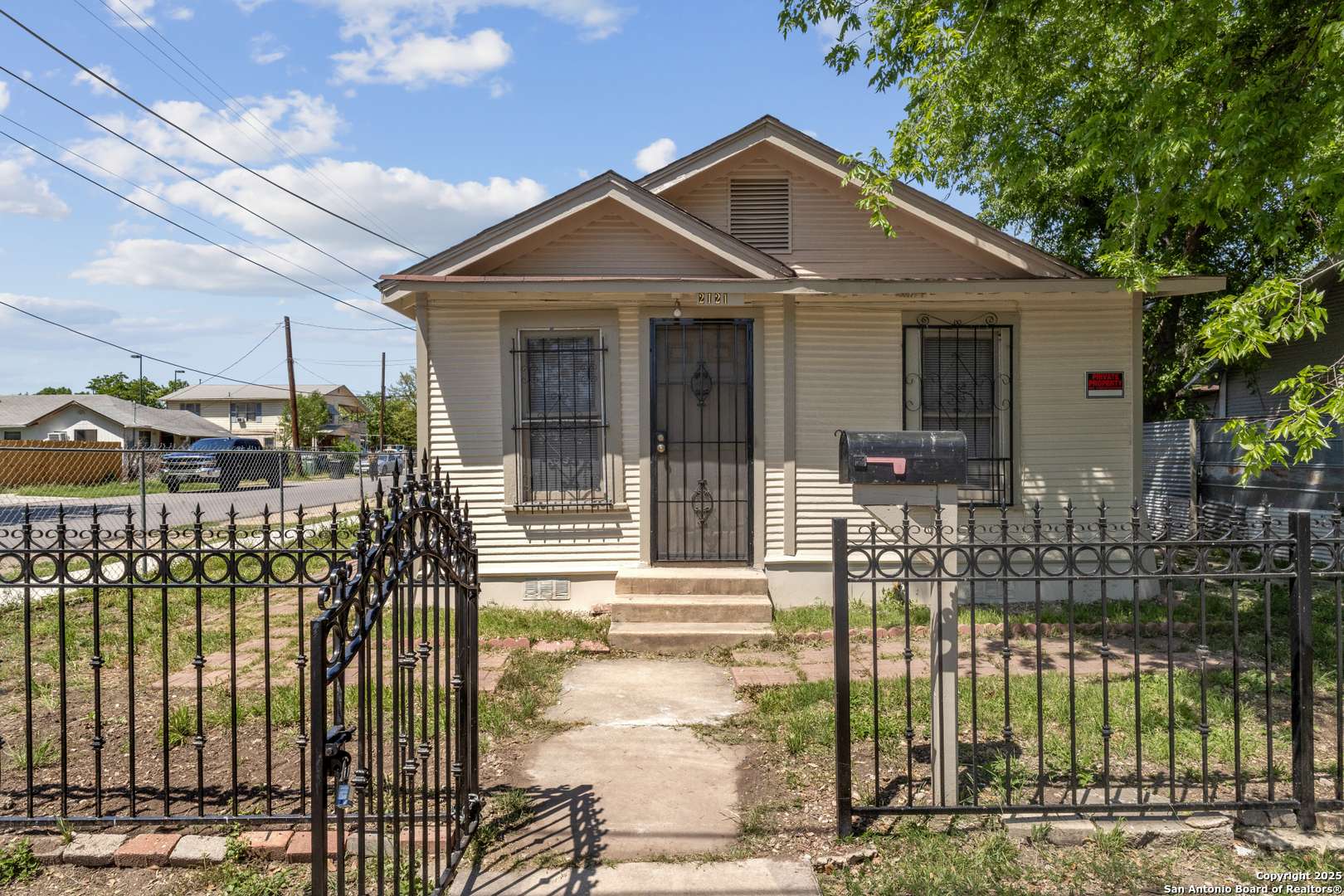 San Antonio, TX 78207,2121 San Fernando