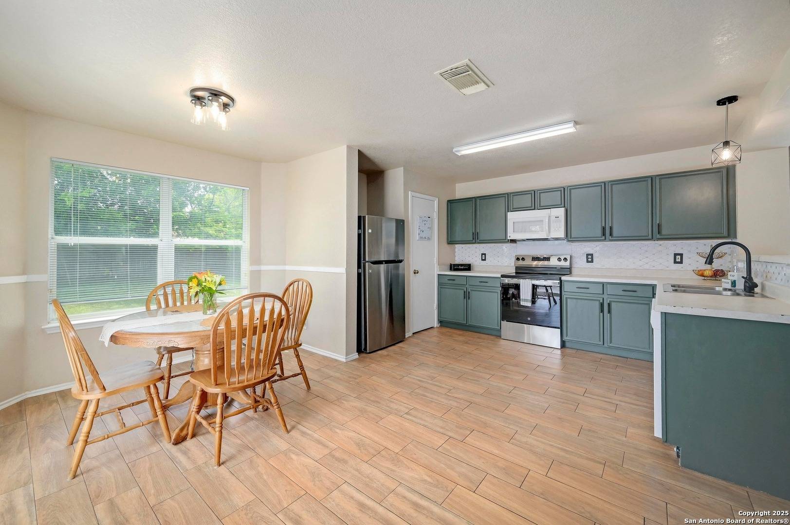 San Antonio, TX 78254,8030 Cavern Hill