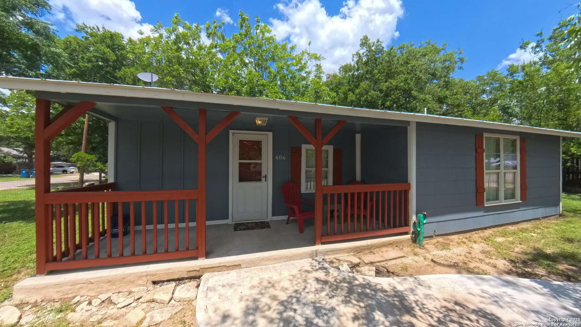 Bandera, TX 78003,406 7th