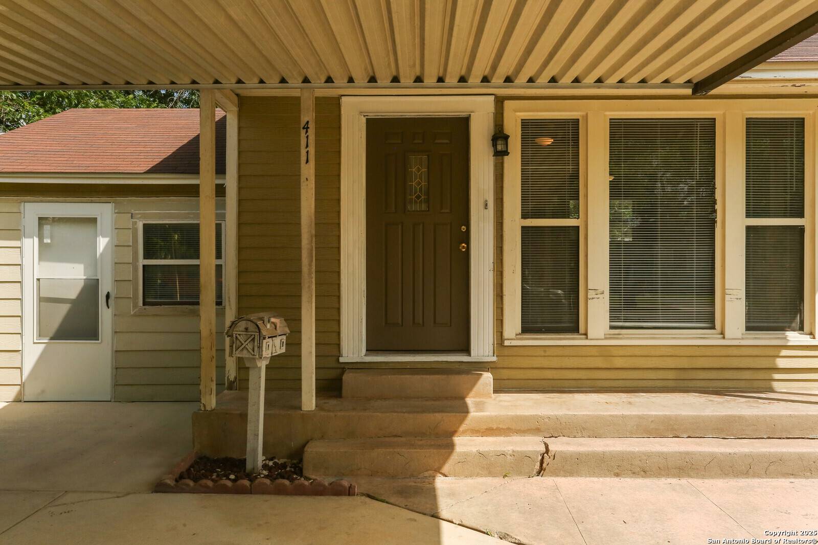 Schertz, TX 78154,411 BROOKS AVE