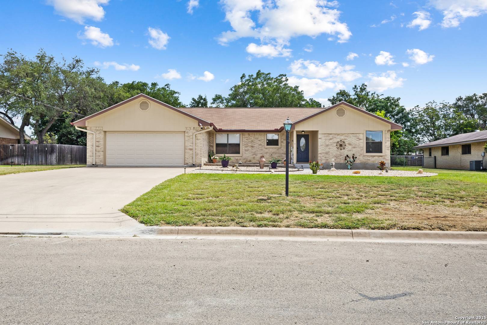 Kerrville, TX 78028-9322,105 Sherwood Ln