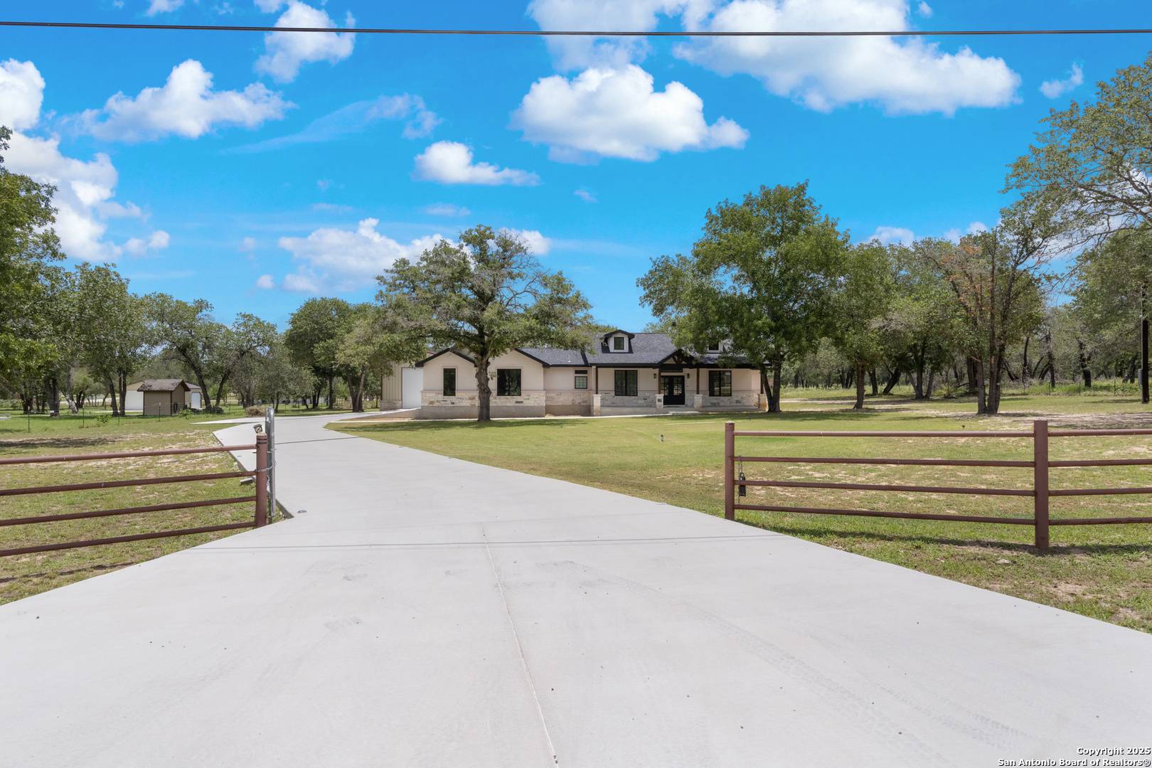 Natalia, TX 78059,137 County Road 6876