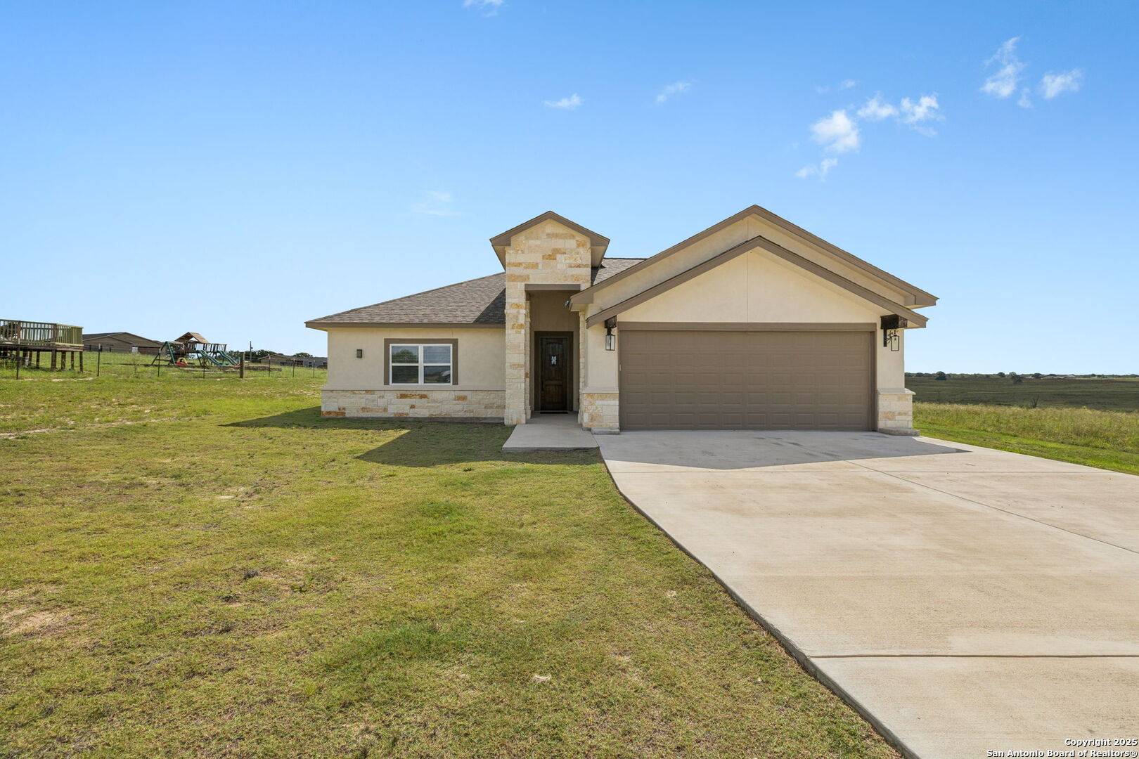 La Vernia, TX 78121,510 Lazy Oak