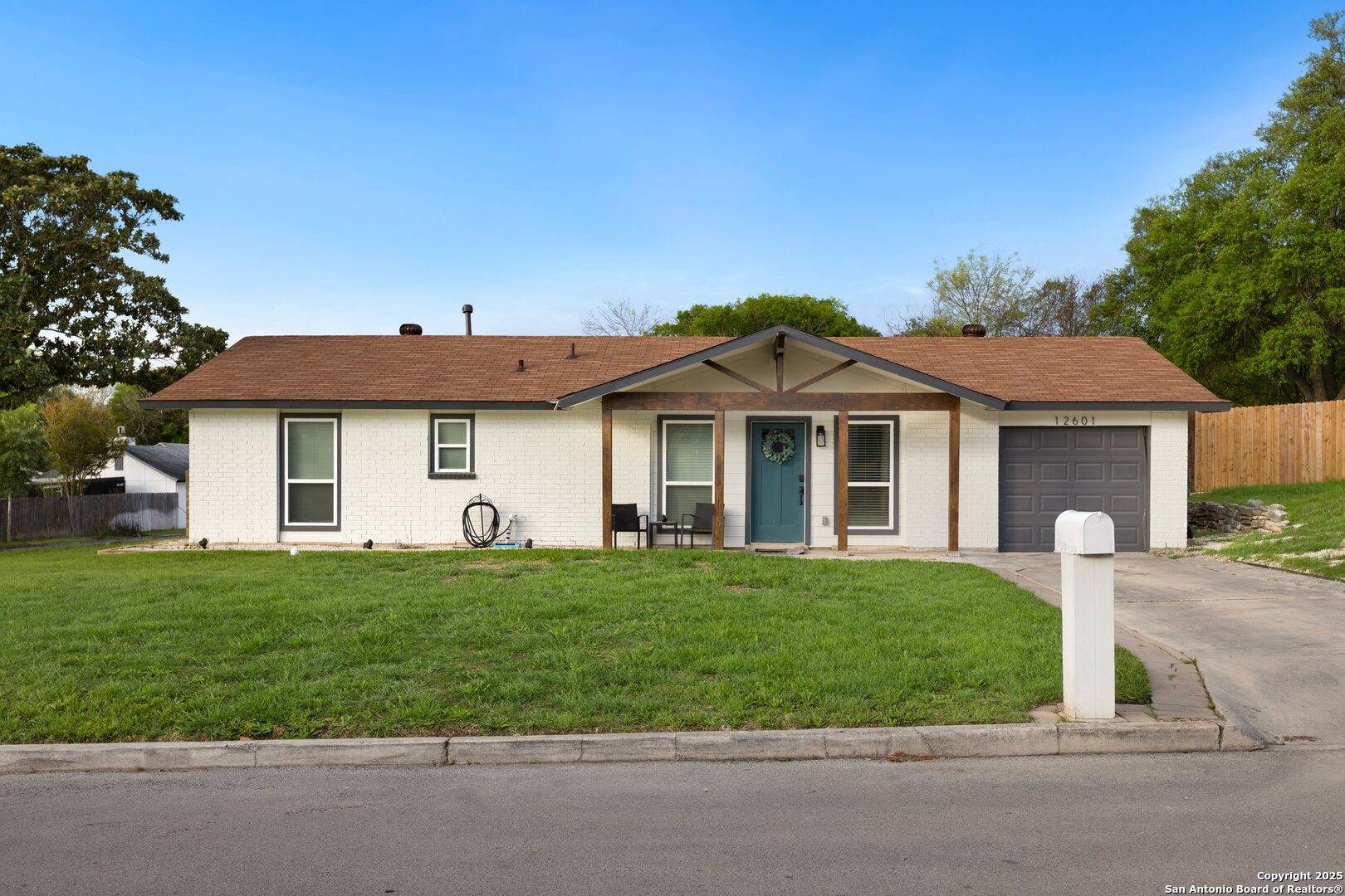 Live Oak, TX 78233-2747,12601 NORTHLEDGE DR