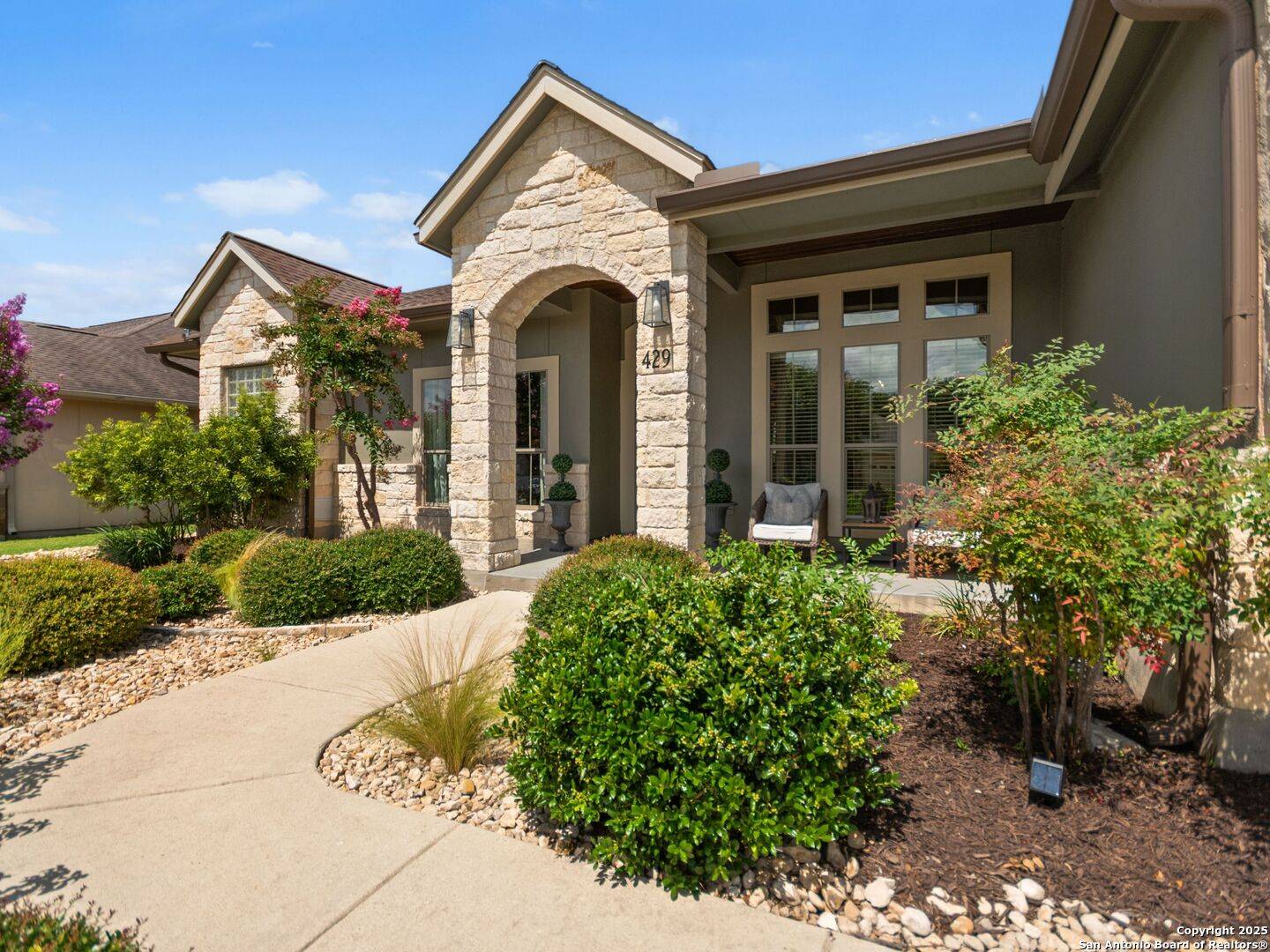 Boerne, TX 78006,429 English Oaks