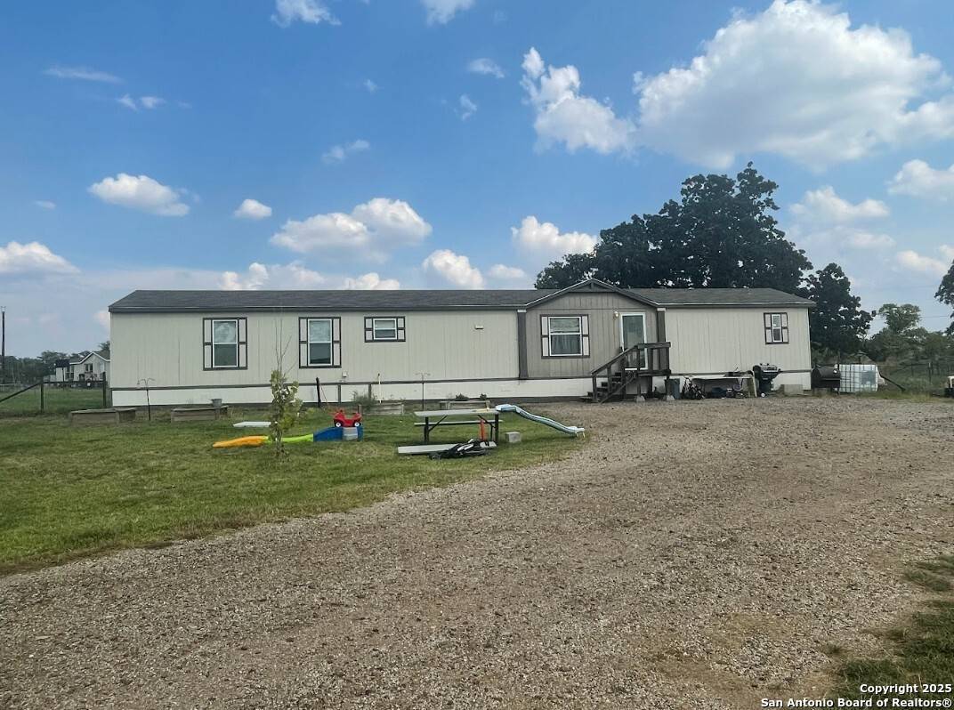 Stockdale, TX 78160,3762 CR 334