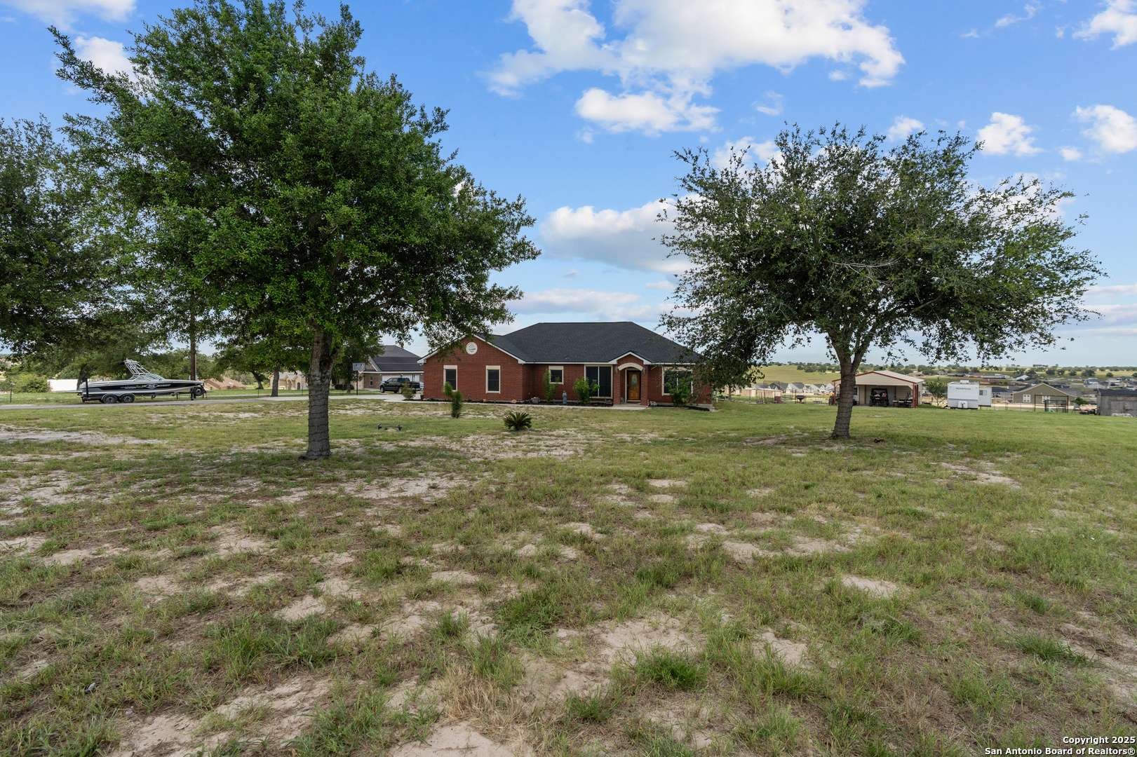 La Vernia, TX 78121,700 Lake Valley