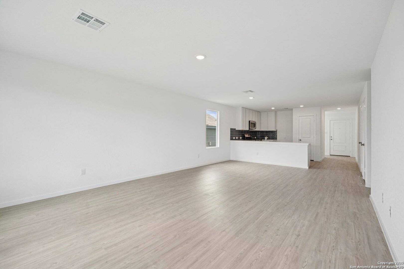 Floresville, TX 78114,112 Avena