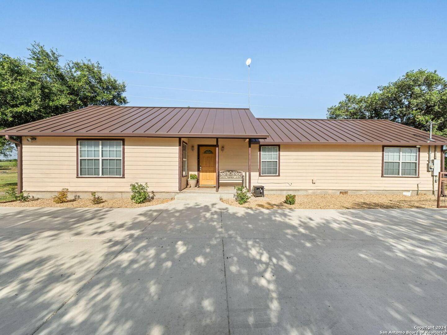 Natalia, TX 78059,17475 FM 463