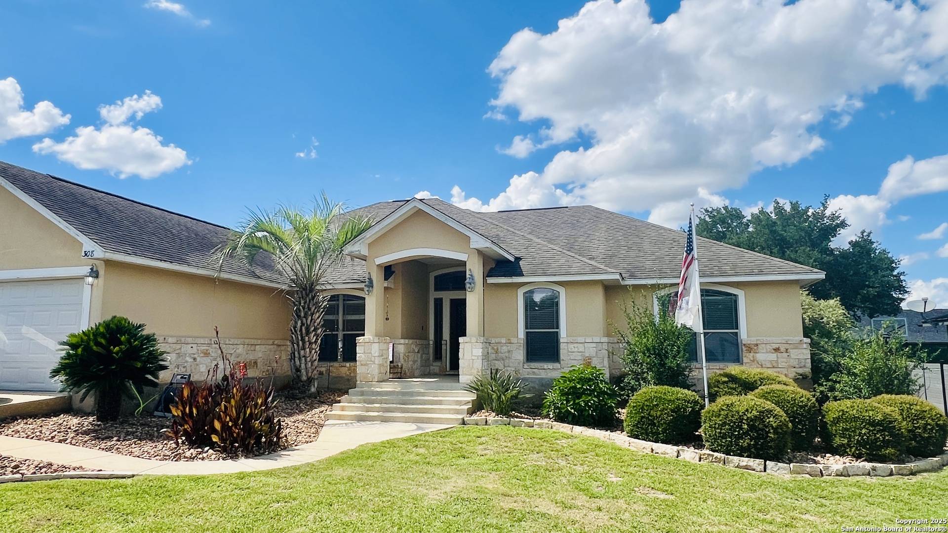Pleasanton, TX 78064,308 Edgehill