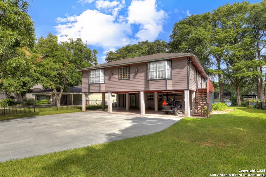 New Braunfels, TX 78130,1321 Zipp