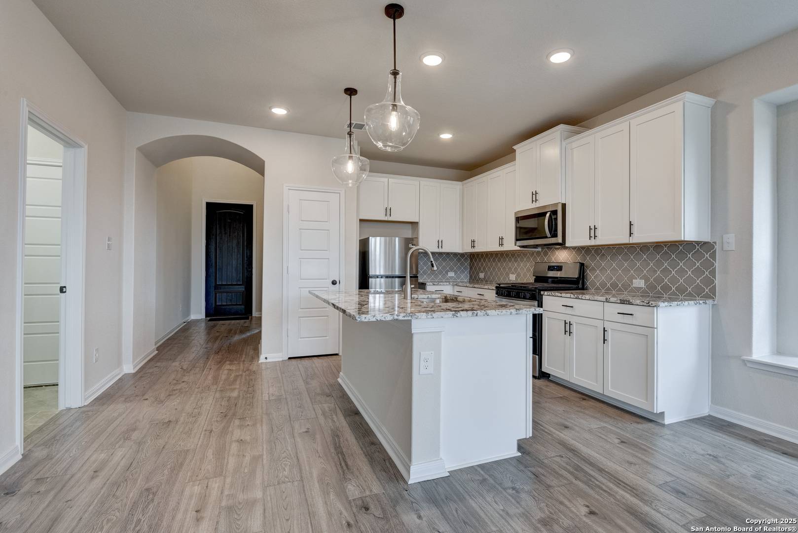 San Antonio, TX 78254,9007 Shady Mountain