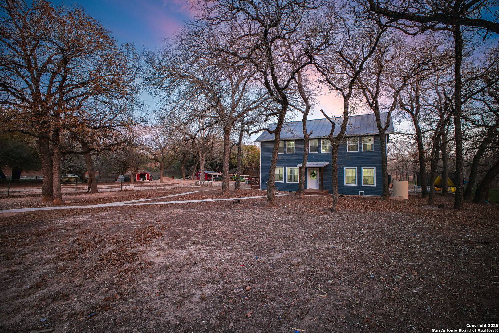Floresville, TX 78114-9340,227 Shady Oaks Dr