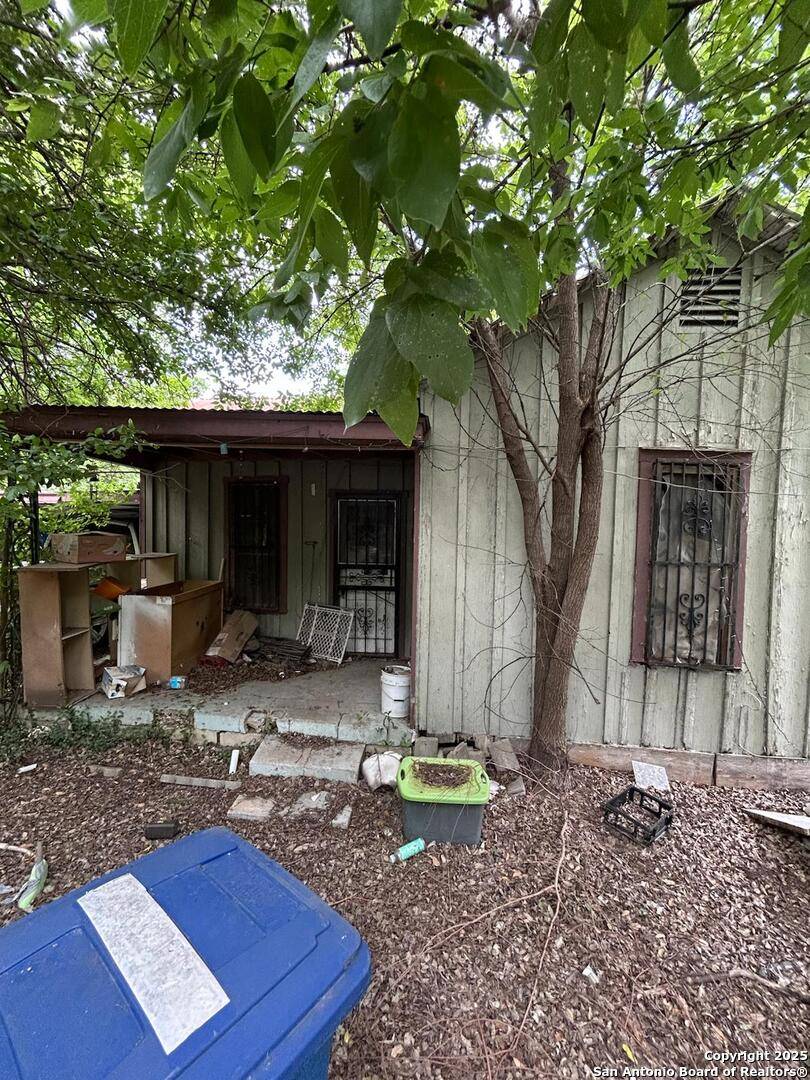 San Antonio, TX 78202,115 Yoakum