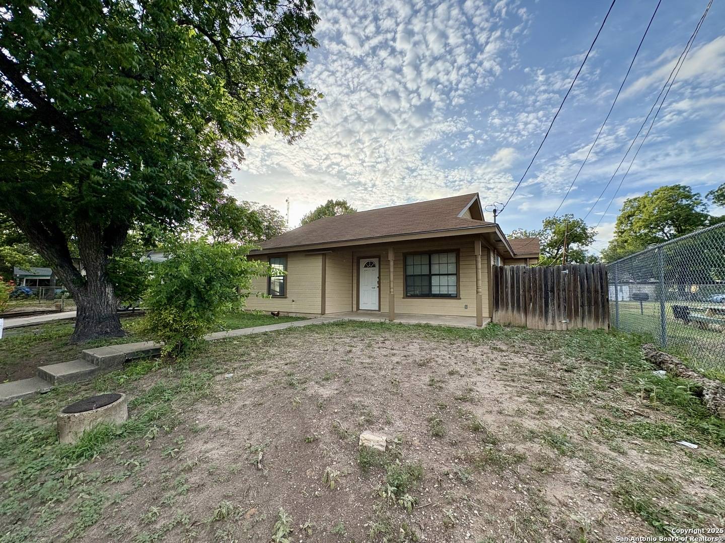 Uvalde, TX 78801,510 Roach