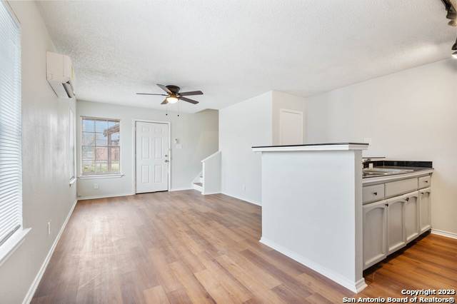 San Antonio, TX 78204-2811,131 ELSIE AVE UNIT 103
