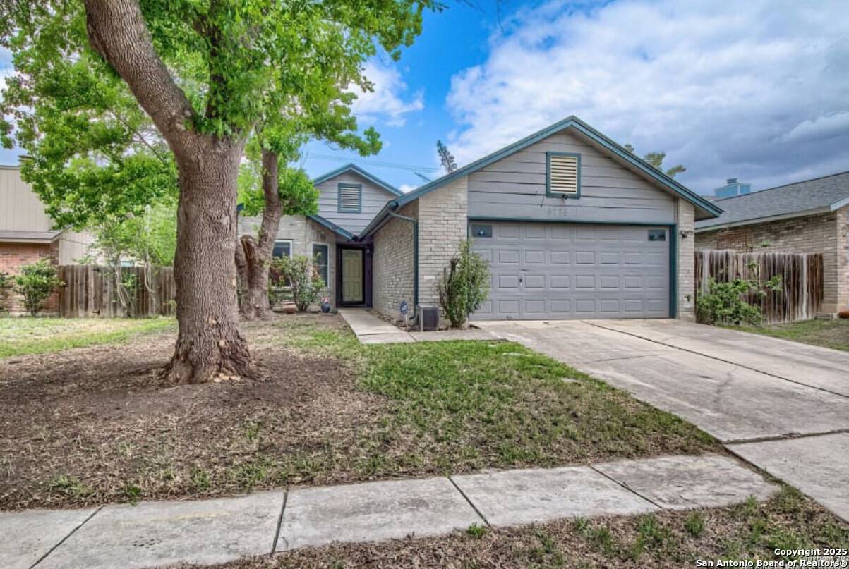 San Antonio, TX 78233,5775 larkdale