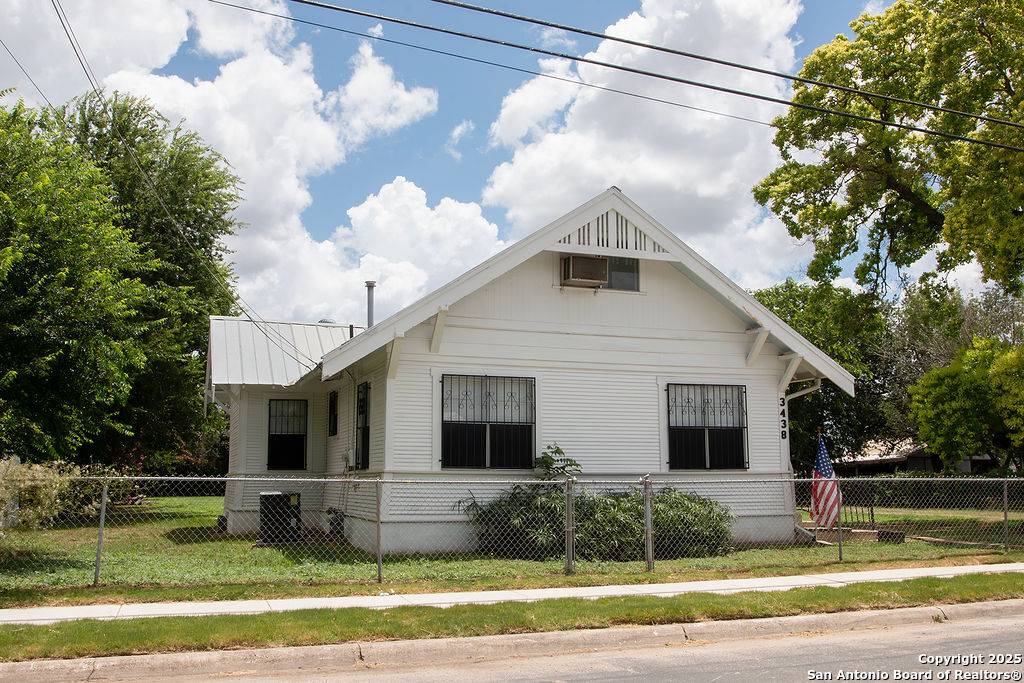 San Antonio, TX 78226,3438 weir