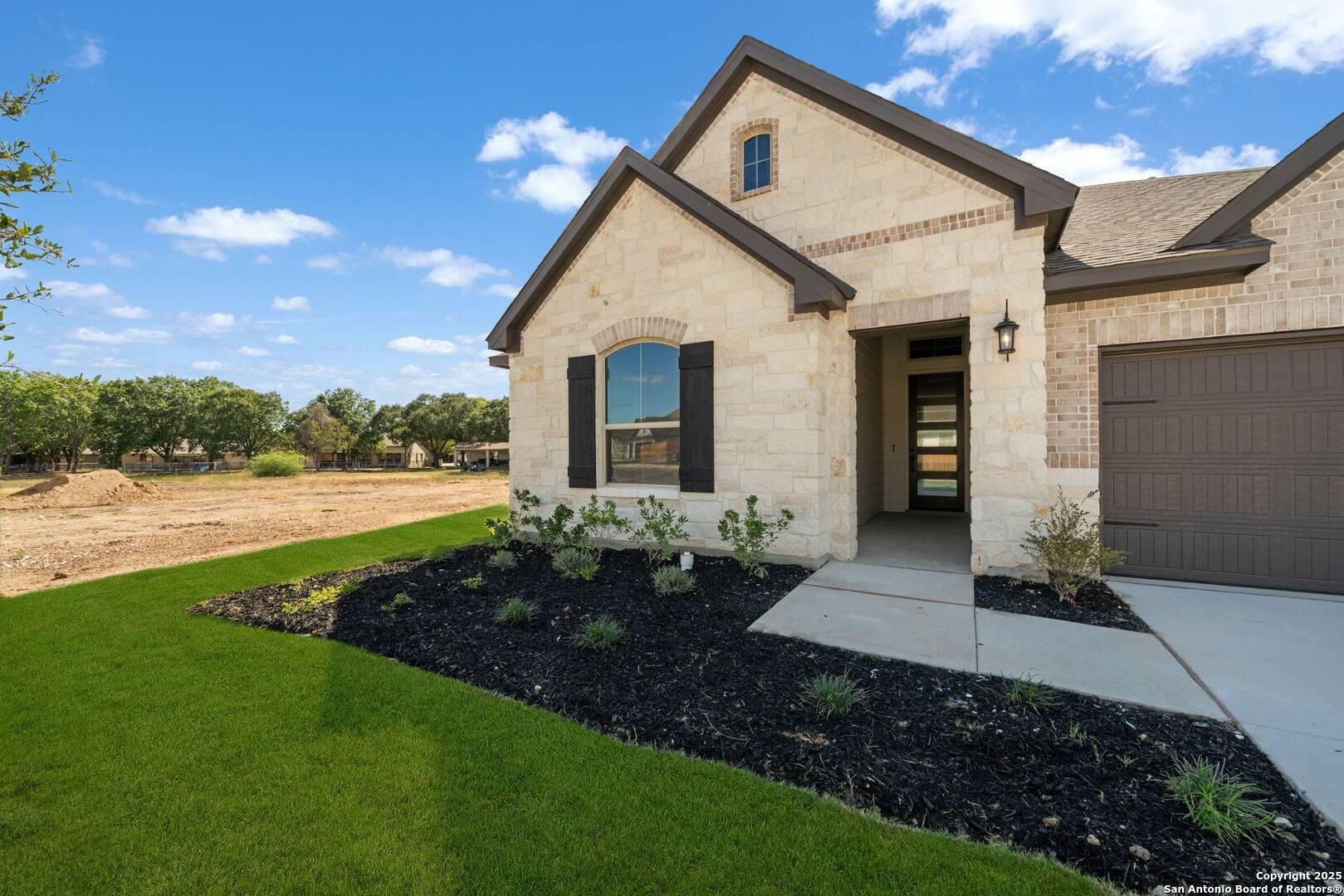 Castroville, TX 78009,221 Janice Avenue