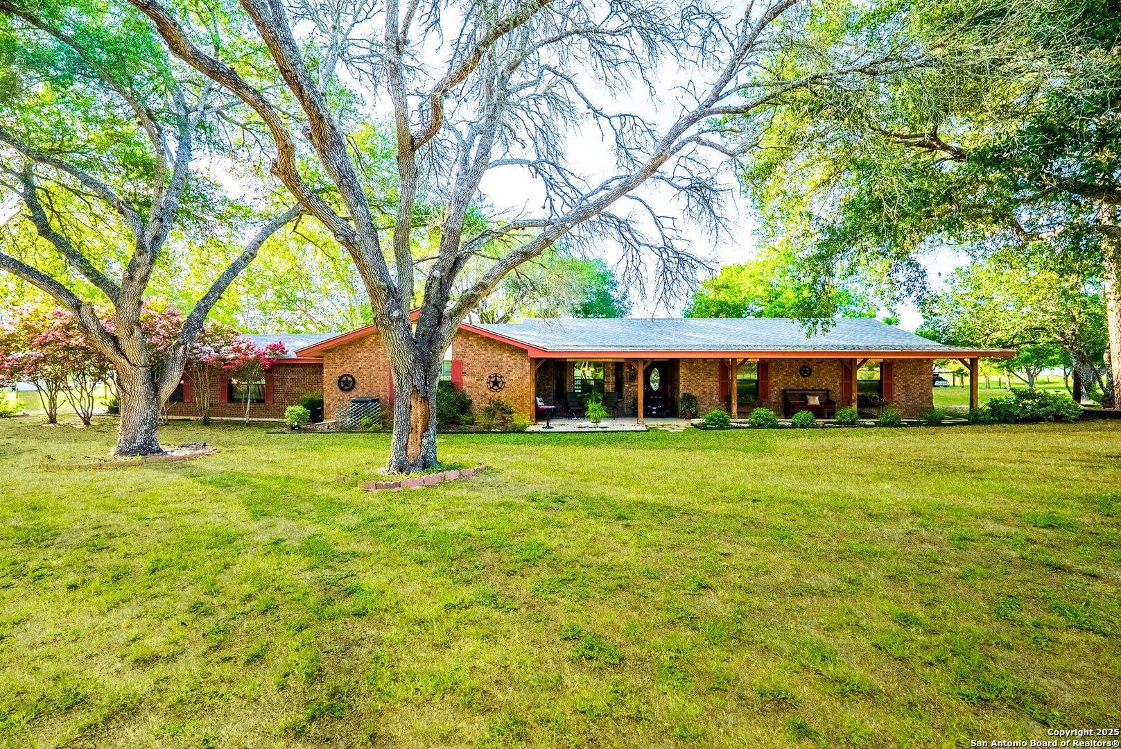 La Vernia, TX 78121,4812 A and B FM 775
