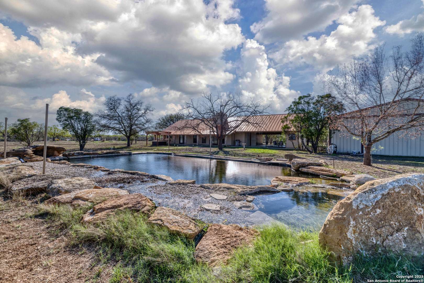 Uvalde, TX 78801,115 private road 4455