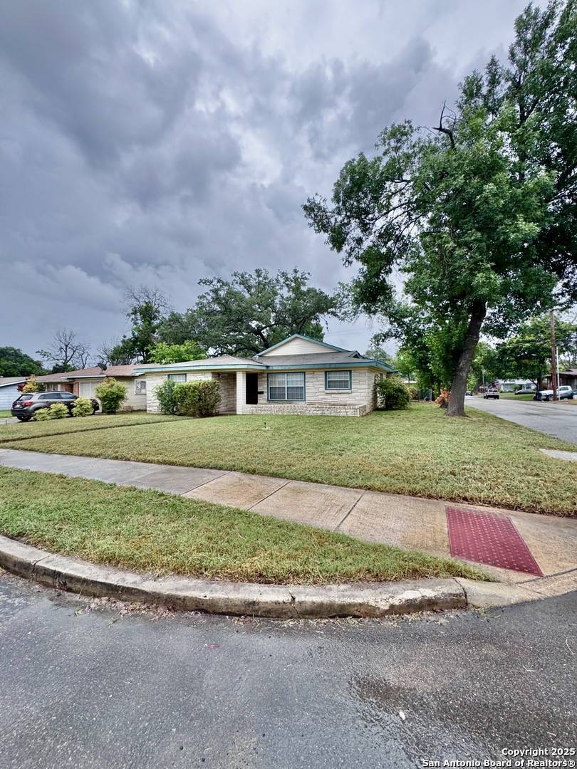 San Antonio, TX 78213-3444,370 SAVANNAH DR