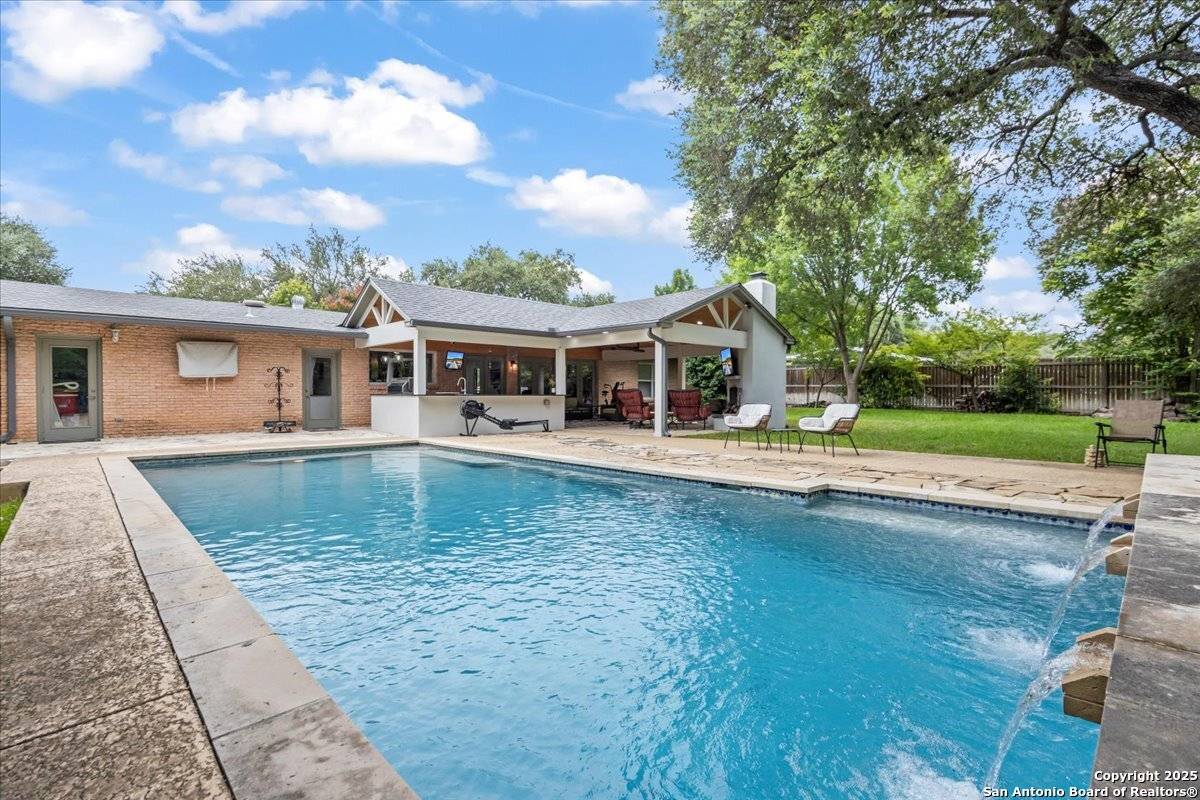 Castle Hills, TX 78213,204 Carolwood