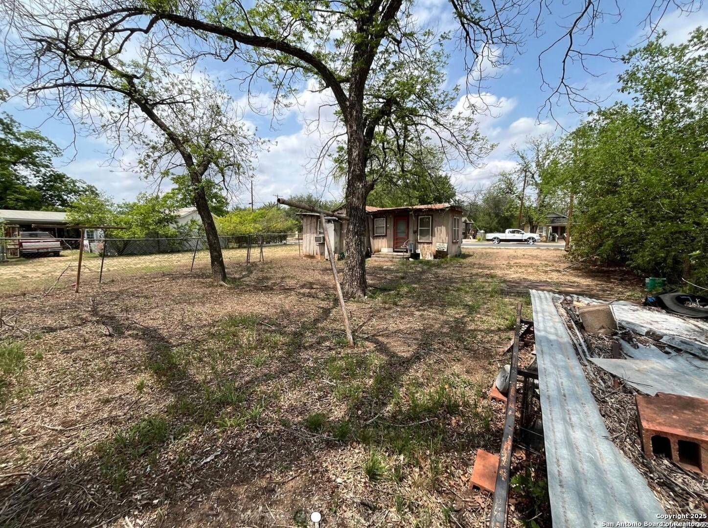 Hondo, TX 78861,1815 14th