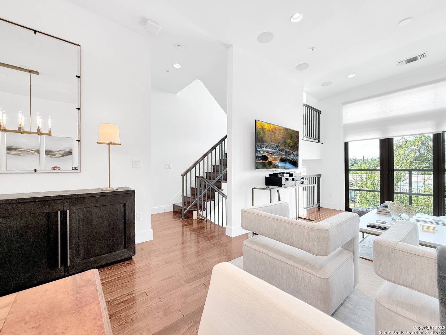 San Antonio, TX 78212,318 Grayson UNIT 204